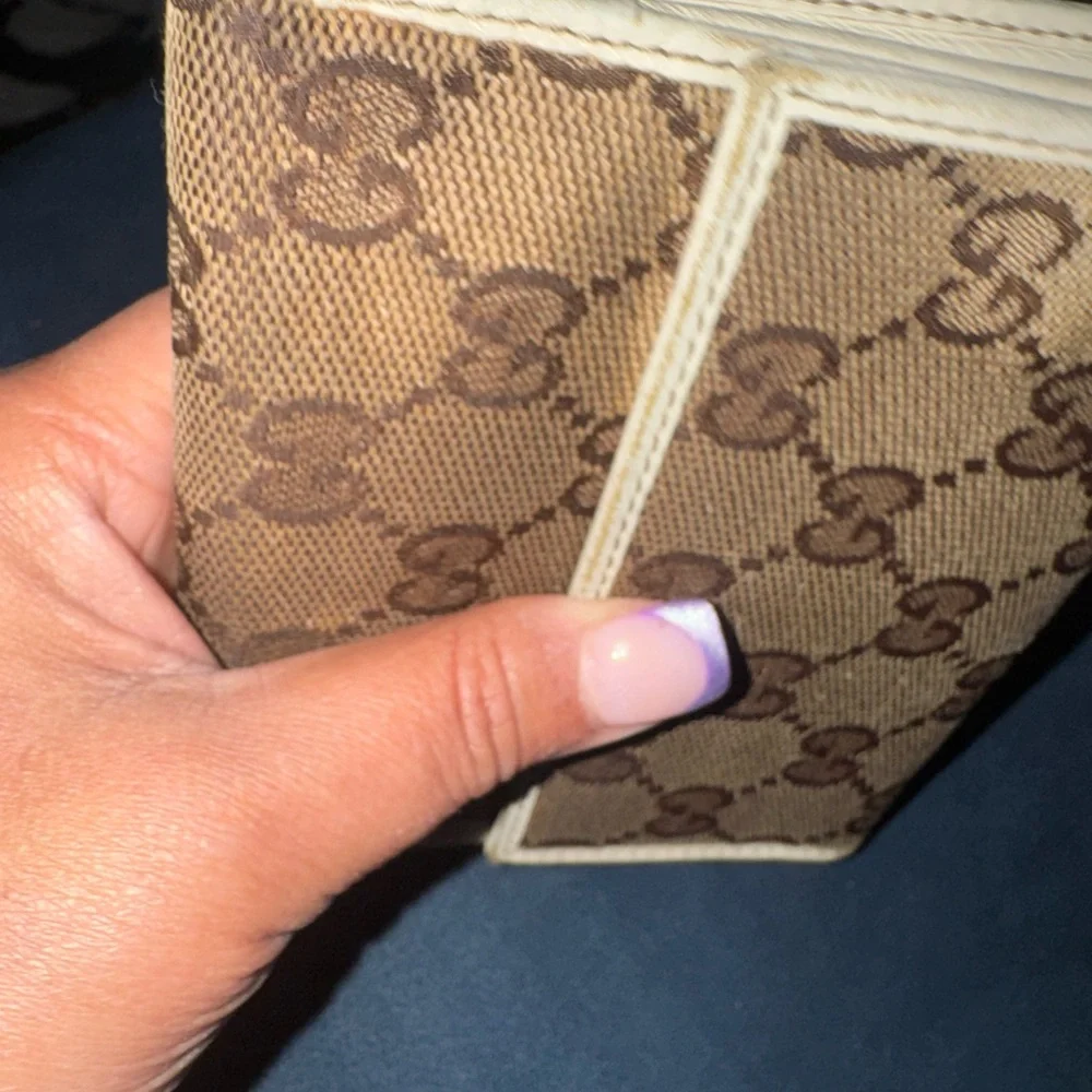 GUCCI GG Bifold Canvas Wallet - Picture 11 of 13